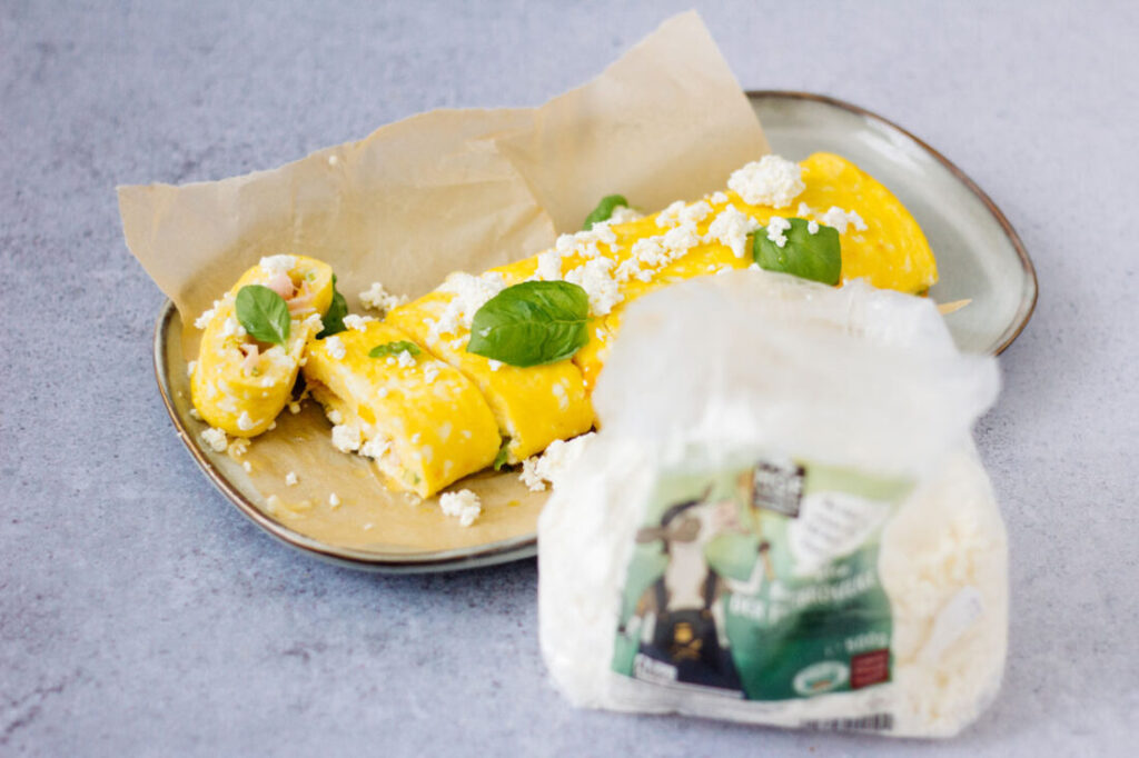 Omelettrolle mit Bröseltopfen